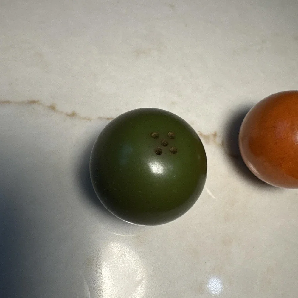 Vintage Bakelite Green & butterscotch Art Deco Ball Salt & Pepper Shakers
